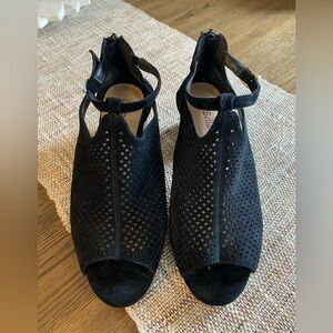 Bella Vita Black Peep-Toe Heeled Boots